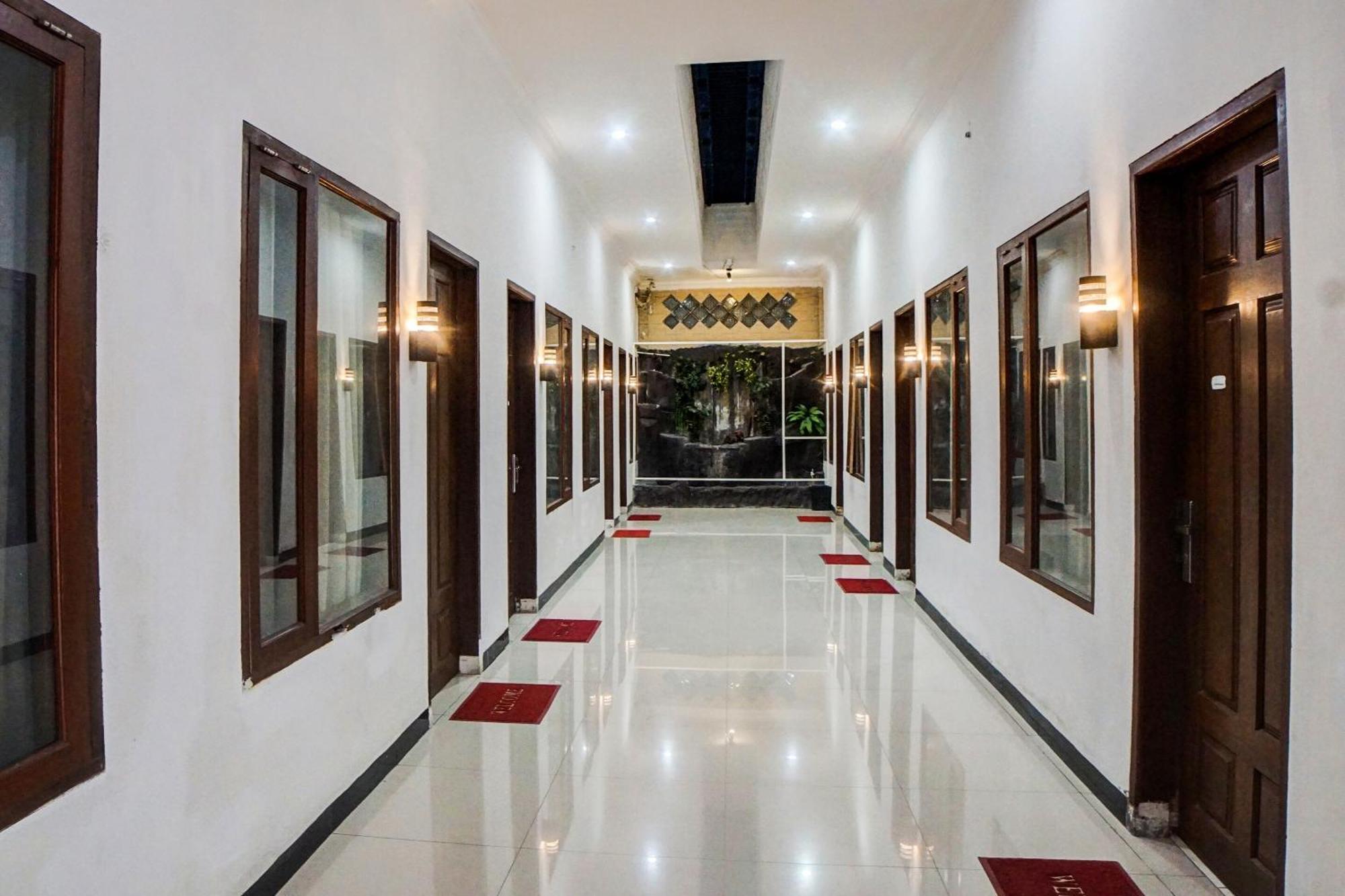Oyo 92638 Jr Residence Syariah Medan Exteriér fotografie