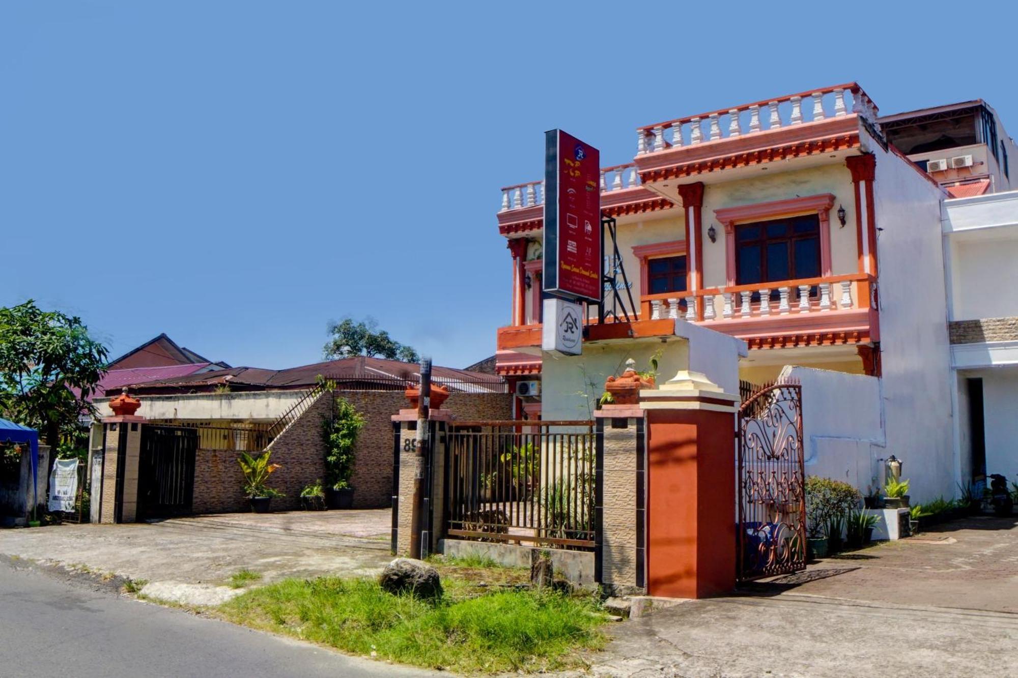 Oyo 92638 Jr Residence Syariah Medan Exteriér fotografie